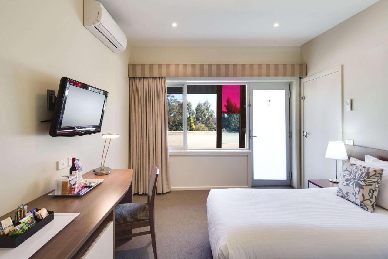 Drouin Motel エクステリア 写真
